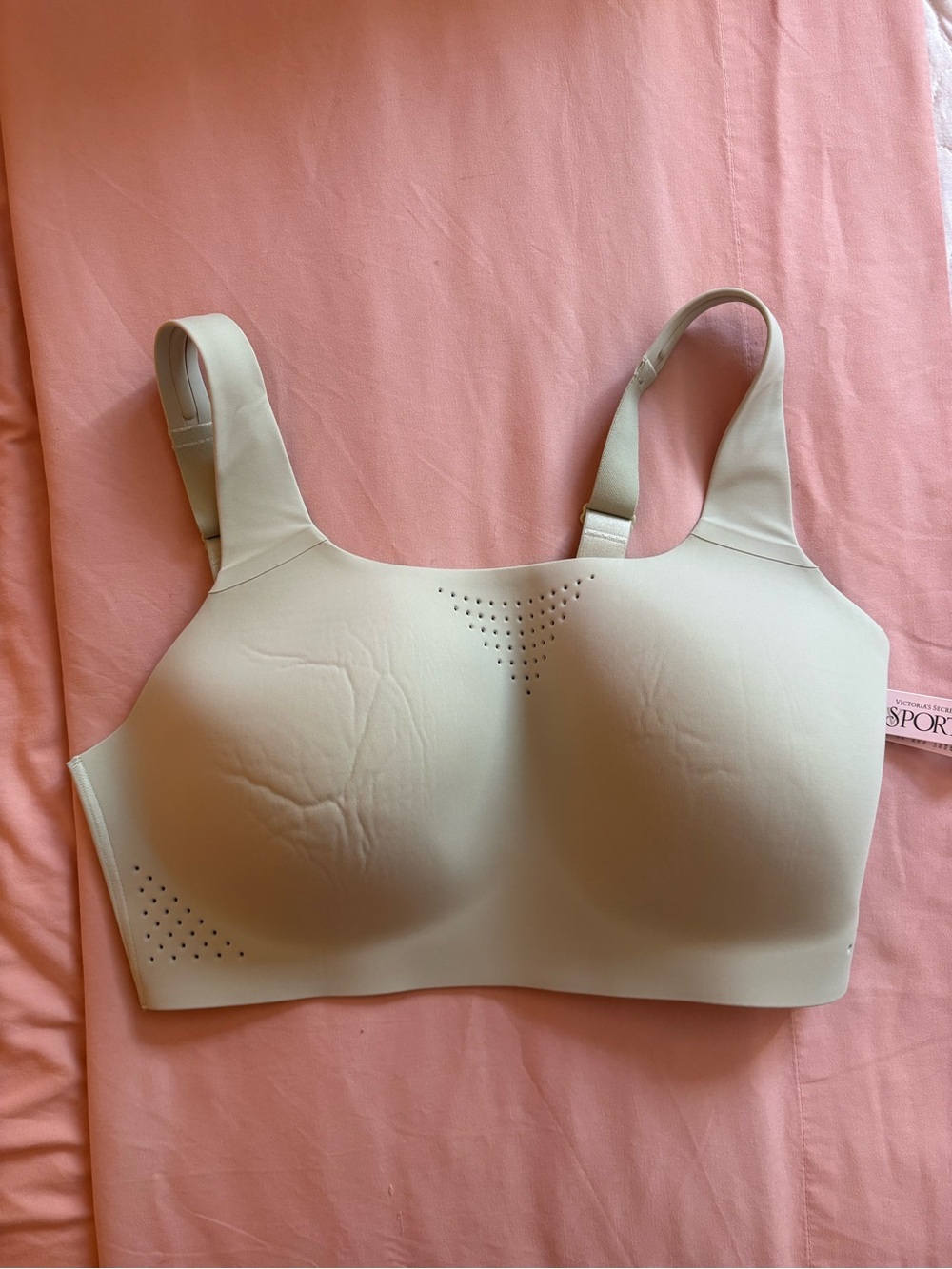 BNWT HIGH SUPPORT VICTORIA SECRET SPORTS BRA